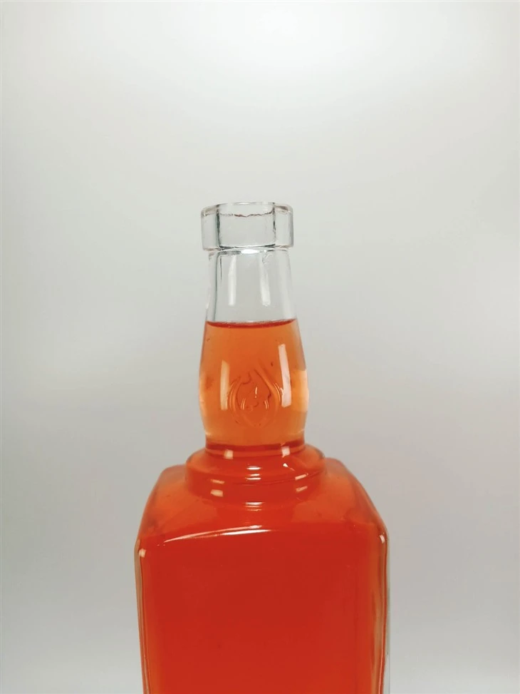 Transparent Flint Glass Bottle Flat Glass Bottle For Tequila Liquor 750ml